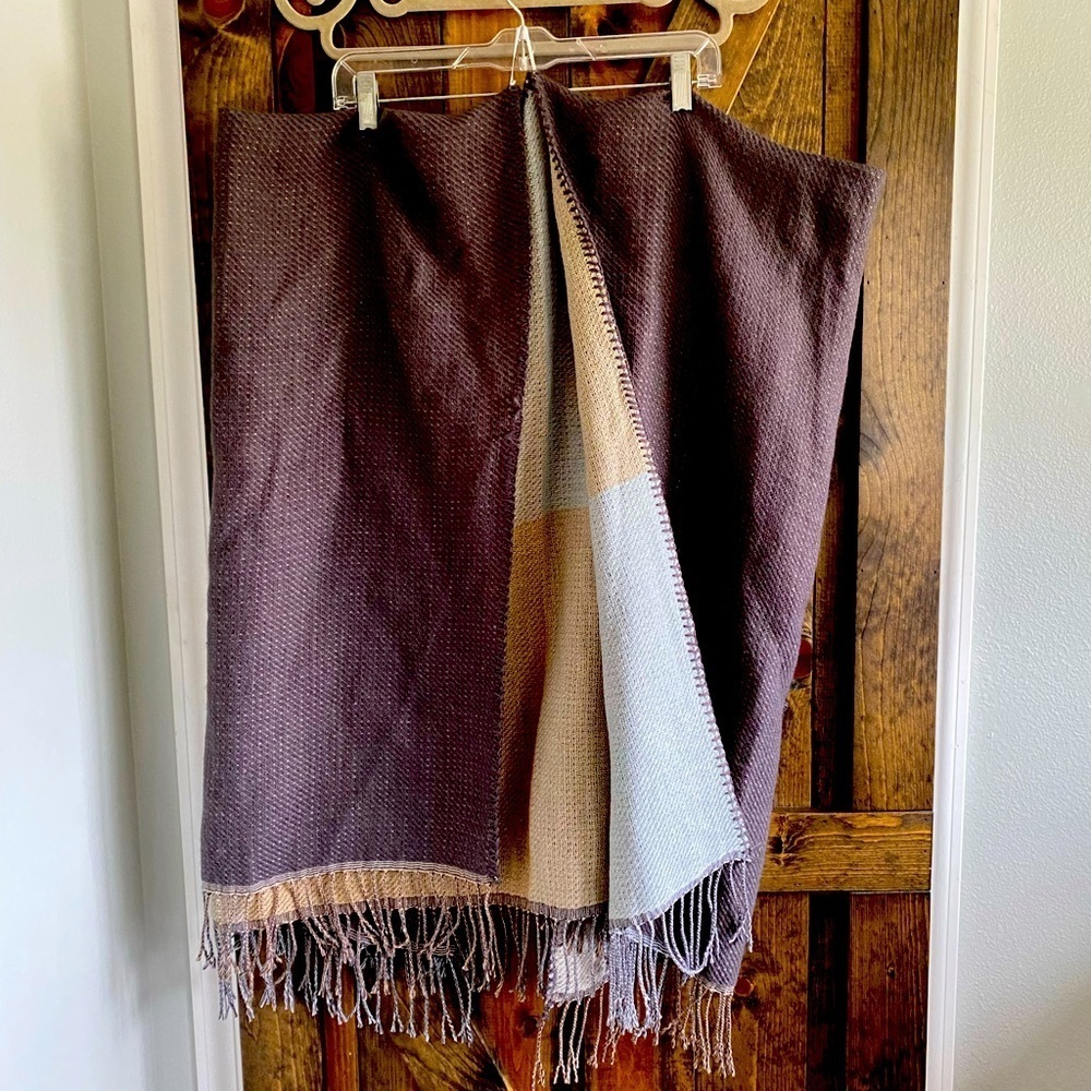 Reversible Wrap/Shawl - Picture 1 of 8